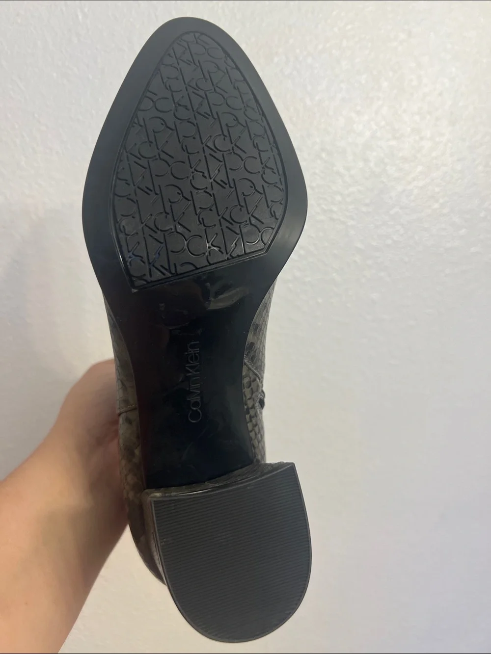Calvin Klein $119 Fioranna Ankle Booties NWOT